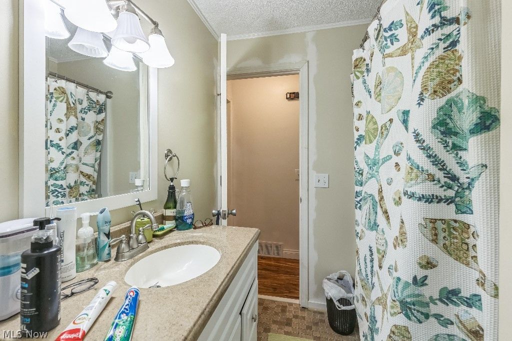 Photo of 7185 Maple Street, Mentor, OH 44060 (MLS # 5206170)