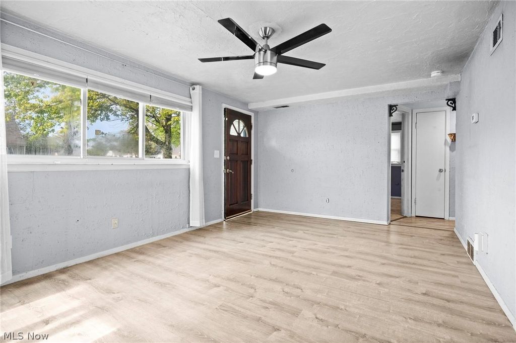 Photo of 921 Euclid Avenue, Lorain, OH 44052 (MLS # 5204402)