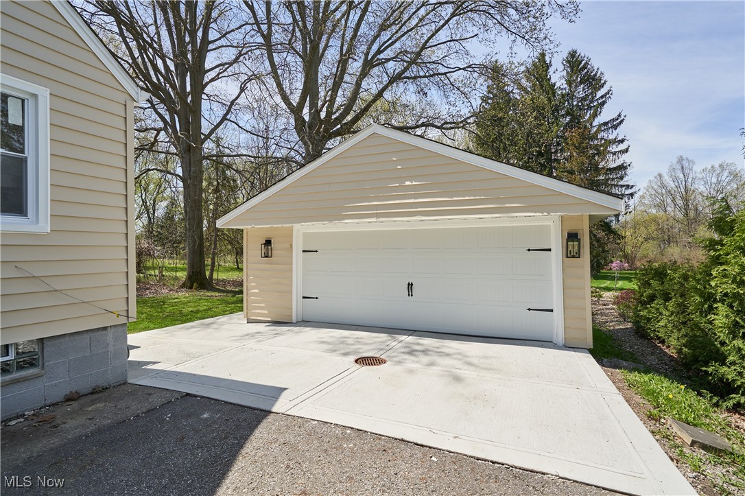 Willoughby Hills, Ohio 44094, United States, 3 Bedrooms Bedrooms, ,2 BathroomsBathrooms,Residential,Contingent,115120