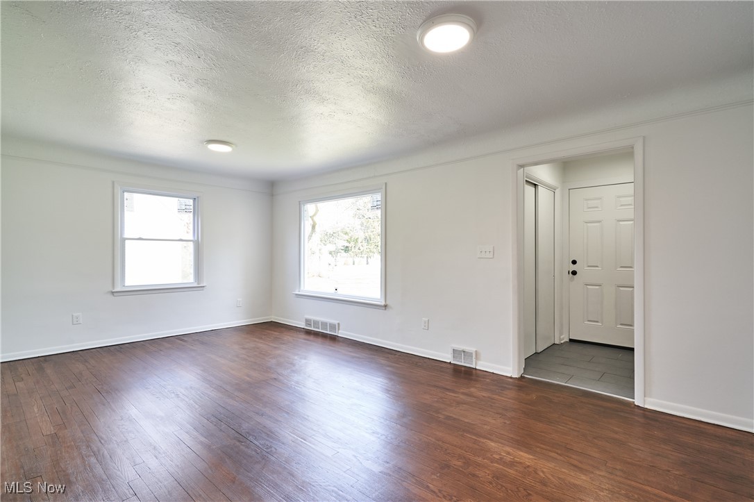 Willoughby Hills, Ohio 44094, United States, 3 Bedrooms Bedrooms, ,2 BathroomsBathrooms,Residential,Contingent,115120