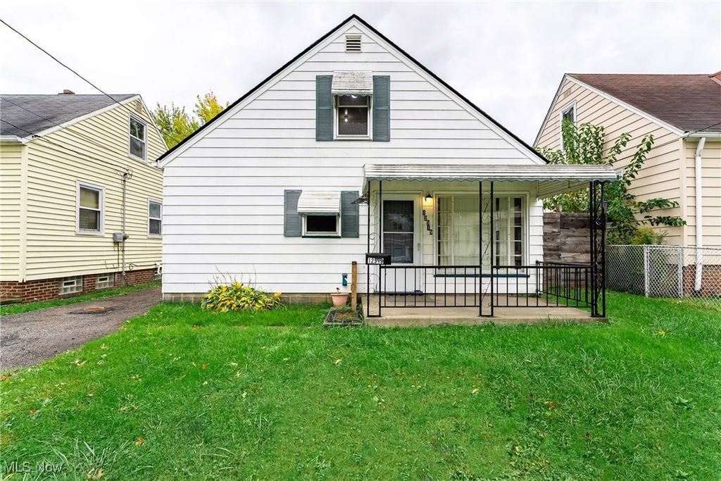 Photo of 12519 Carrington Avenue, Cleveland, OH 44135 (MLS # 5167270)