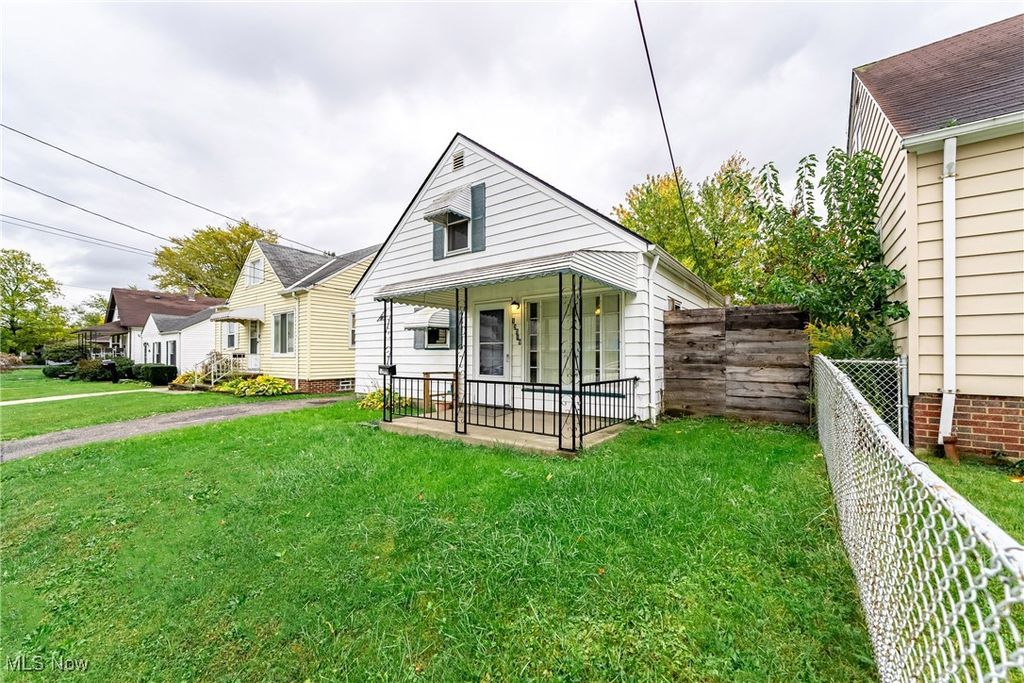 Photo of 12519 Carrington Avenue, Cleveland, OH 44135 (MLS # 5167270)