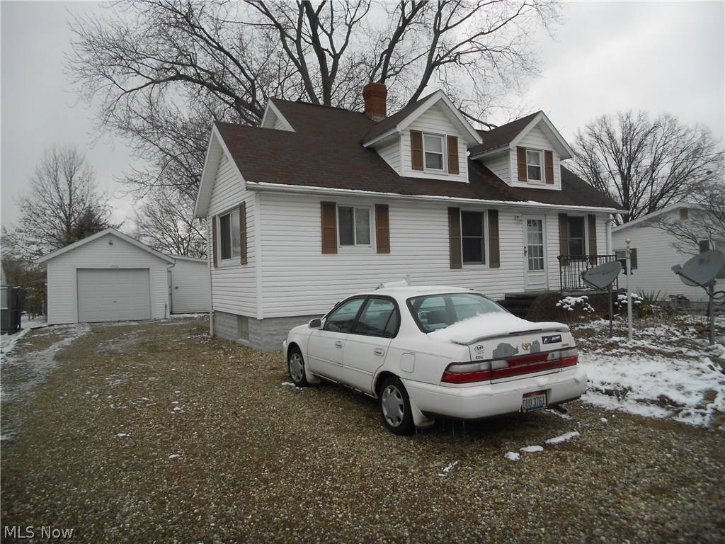 Spacious cape with eat in kitchen, living room and family room/dining room.
1 car garage plus the additional 3 car heated/AC garage is awesome and measures 32 x 22. Mechanics/road racers delight! Nice, huge backyard. Walk out basement offers gas fireplace and extra toilet with walk in shower.