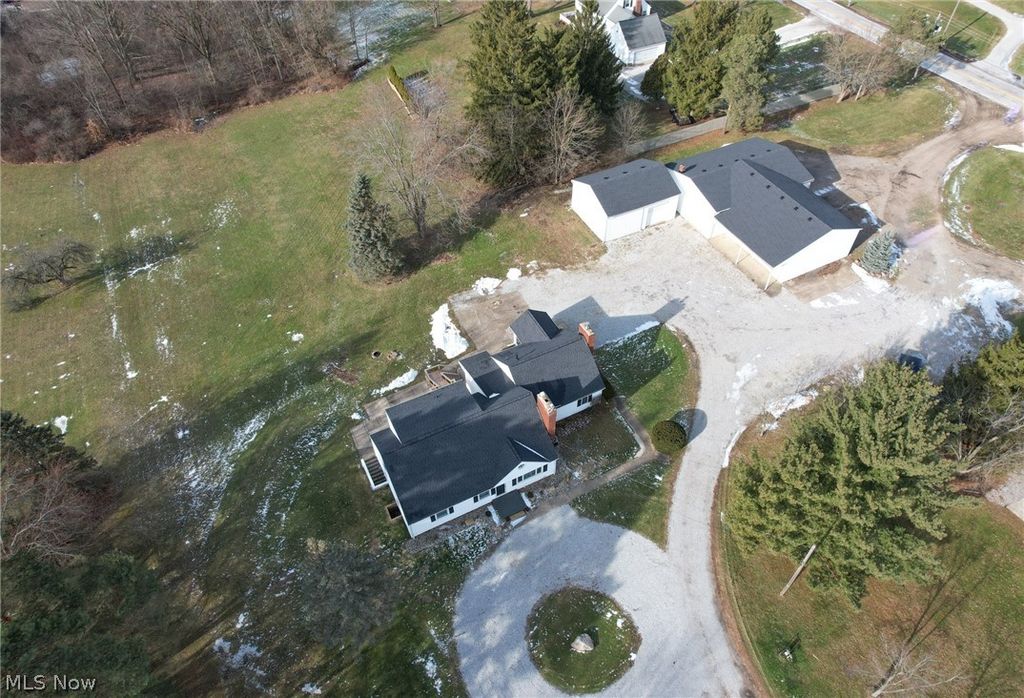 Photo of 970 S Chillicothe Road, Aurora, OH 44202 (MLS # 5197698)