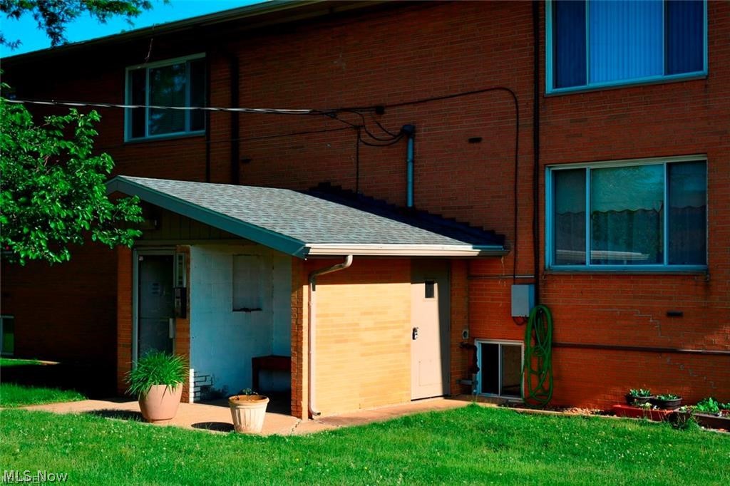 Golden Oaks Condo - Residential