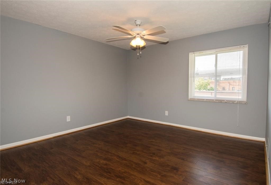 Golden Oaks Condo - Residential