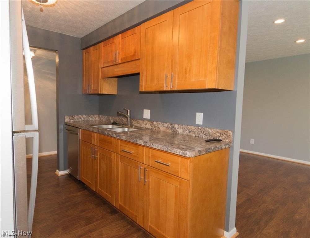 Golden Oaks Condo - Residential