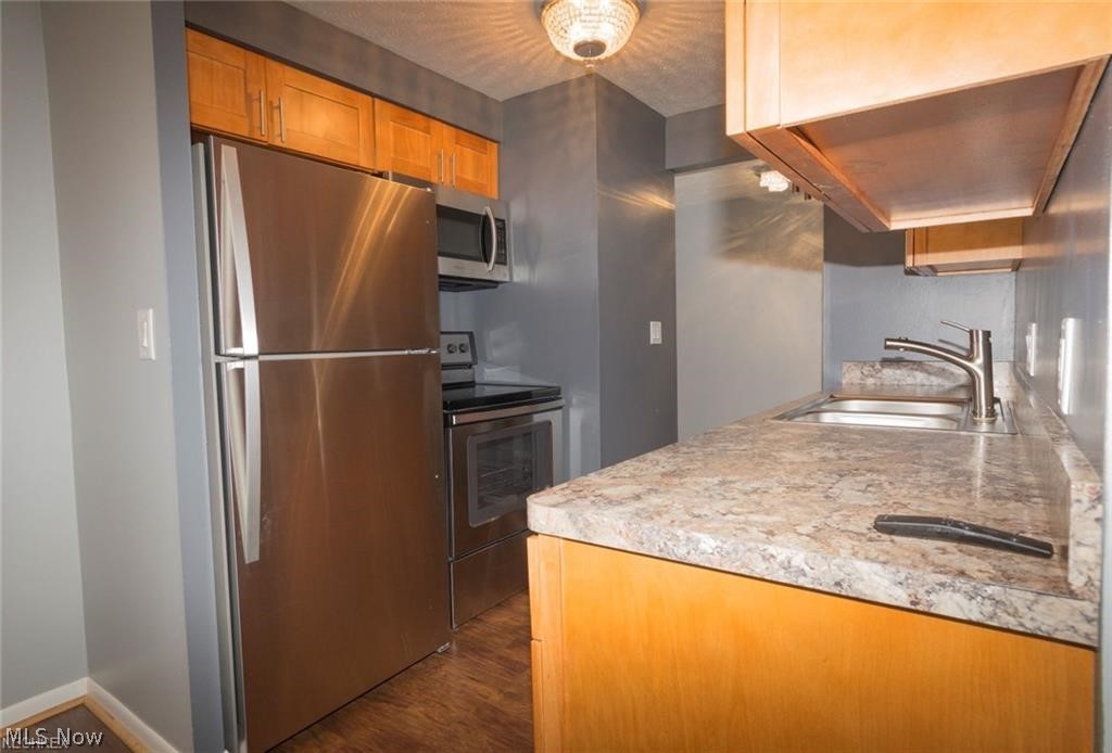 Golden Oaks Condo - Residential