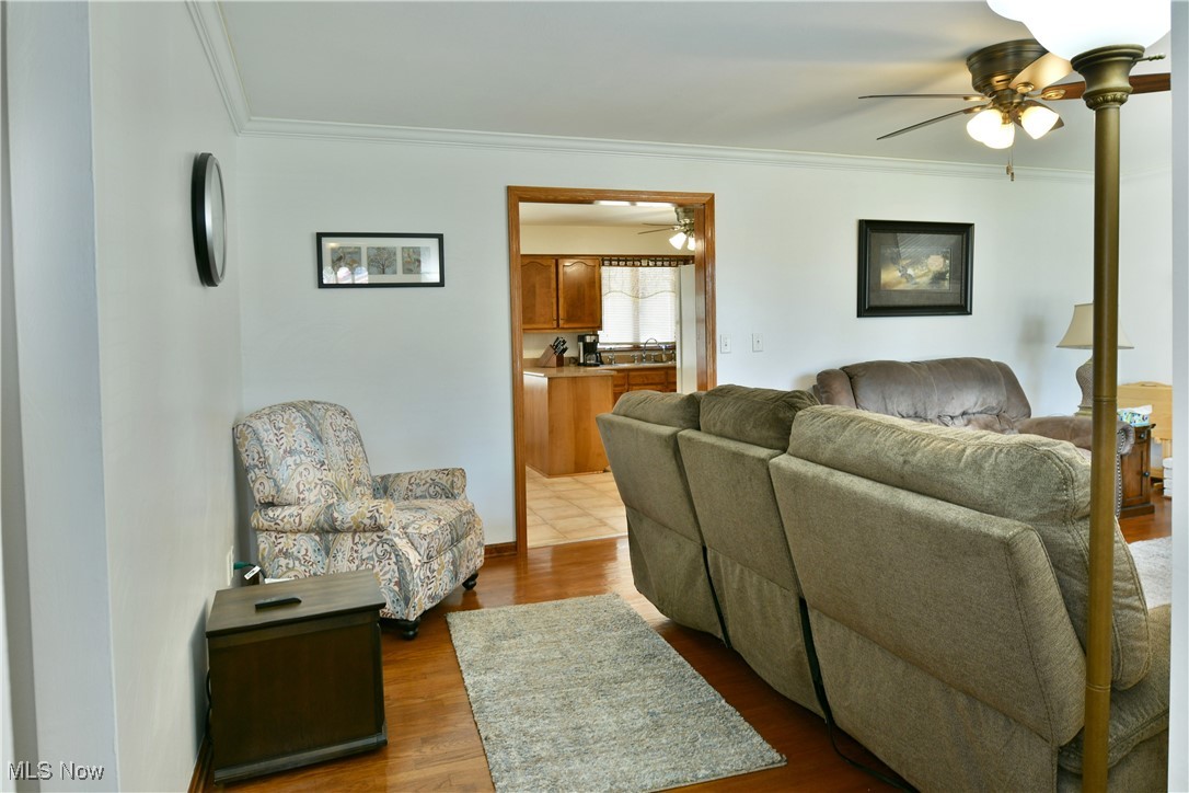 1371 Karen Oval, Vienna, Ohio image 9