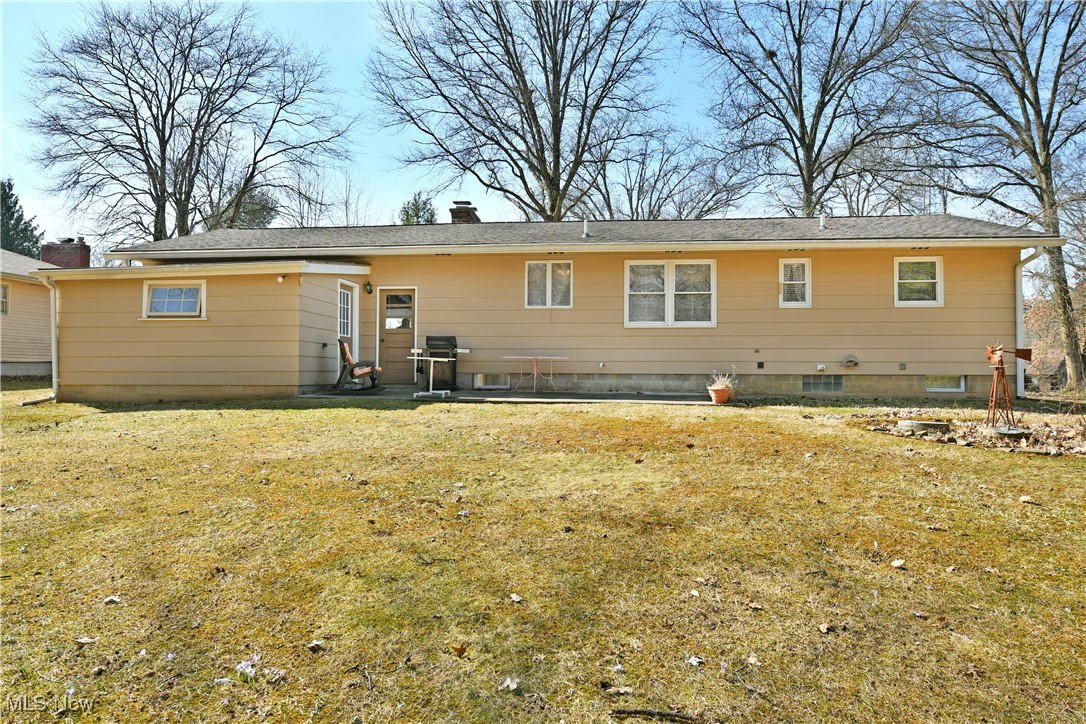 1371 Karen Oval, Vienna, Ohio image 45