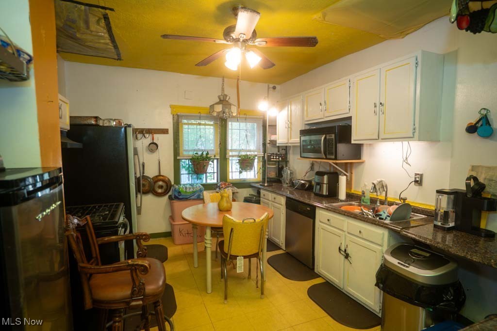 Cleveland, Ohio 44108, United States, 4 Bedrooms Bedrooms, ,3 BathroomsBathrooms,Residential,Active,214526