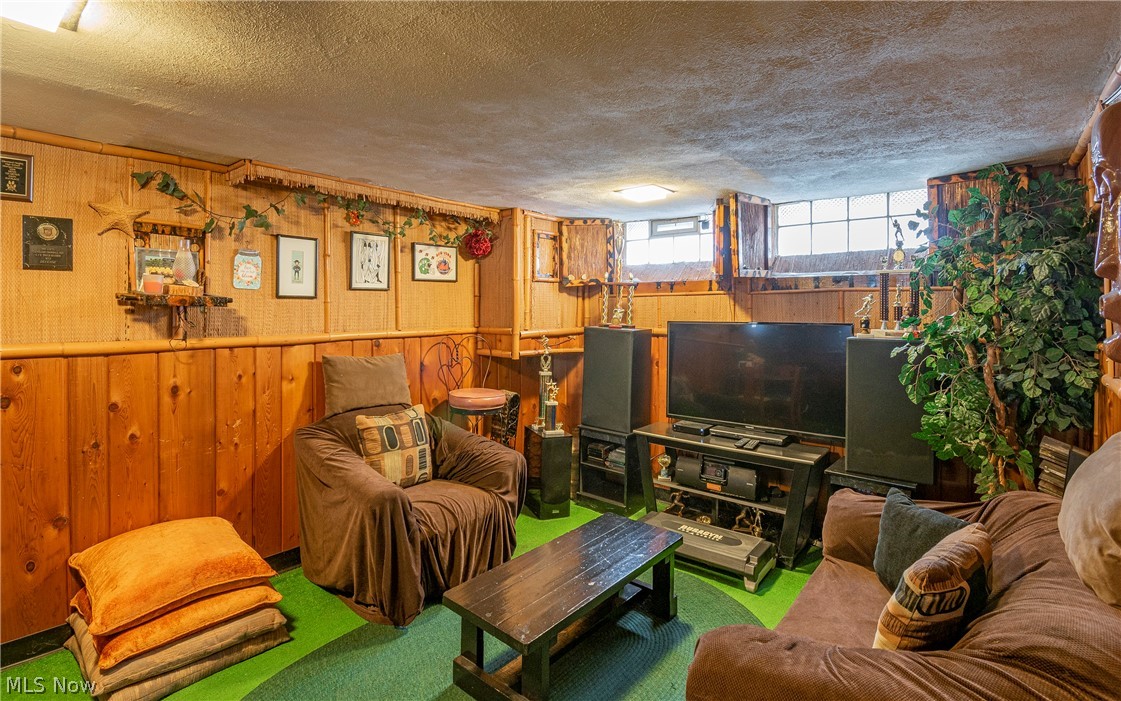 Lee Harvard Square - Residential