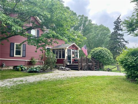 586 Columbia Road Valley City OH 44280