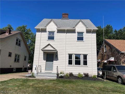 Single Family Residence in Garfield Heights OH 4744 93rd Street.jpg