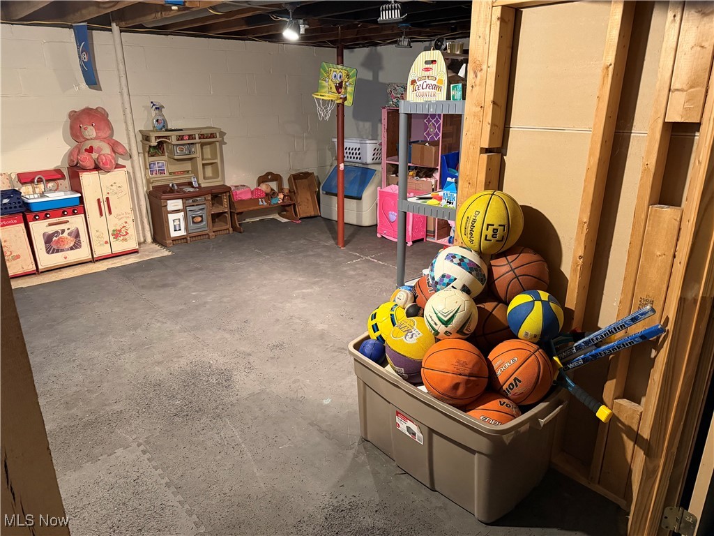 Carrie M Tav Adn - Residential