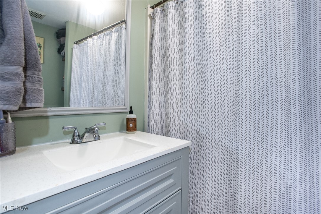913 Milo White Drive, Akron, Ohio image 17