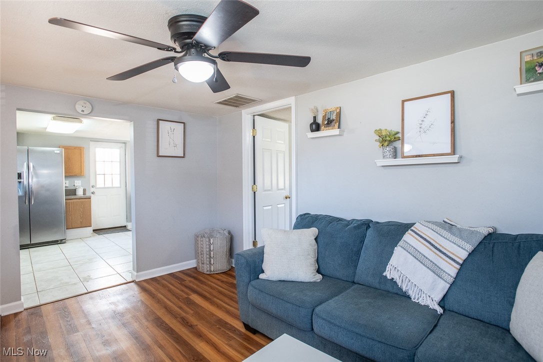 913 Milo White Drive, Akron, Ohio image 3