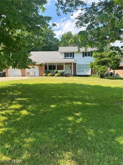 Single Family Residence in Independence OH 4755 Eastview Drive.jpg