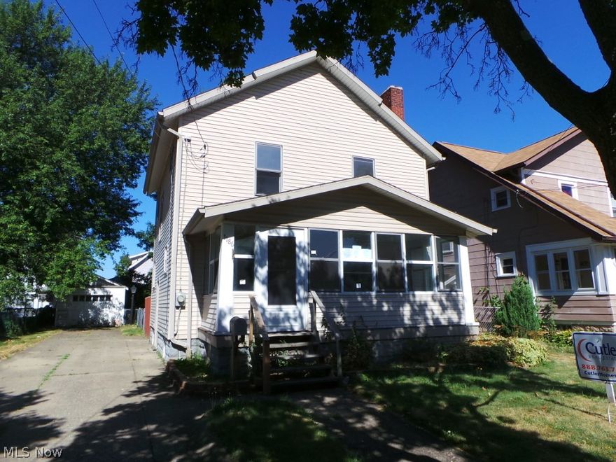 Charming 2 Story home with 3 bedrooms and 1 large bath. Open plan and kitchen dining area unique to this style of home. Fenced backyard with deck and easy access from the kitchen.  Property sold AS IS.  Equal housing opportunity.  FHA Uninsurable.