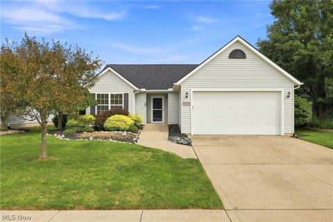 Photo of 5889 W Breezeway Drive W, North Ridgeville, OH 44039 (MLS # 5238320)