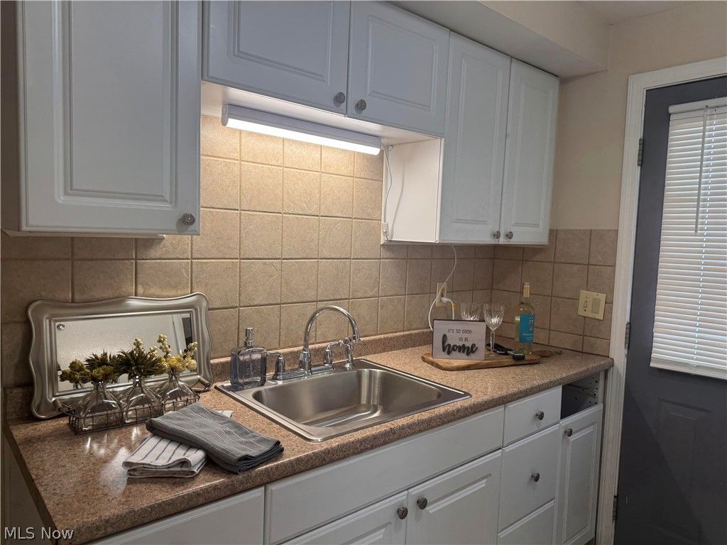 Photo of 1515 E 256th Street, Euclid, OH 44132 (MLS # 5185690)