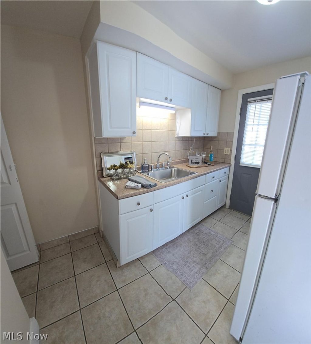 Photo of 1515 E 256th Street, Euclid, OH 44132 (MLS # 5185690)