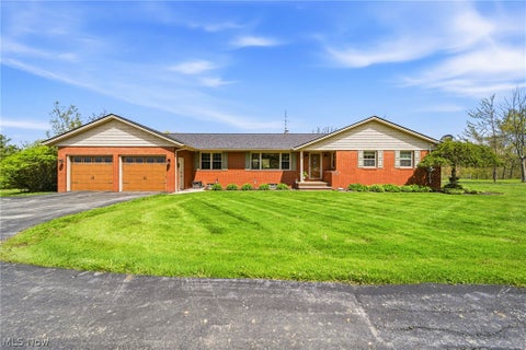 Homes For Sale - 16156 Thompson Road<br/> Geauga County, Thompson, OH 44086