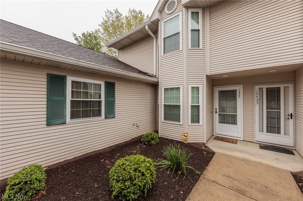 Photo of 16457 Emerald Point, Middleburg Heights, OH 44130 (MLS # 5206001)