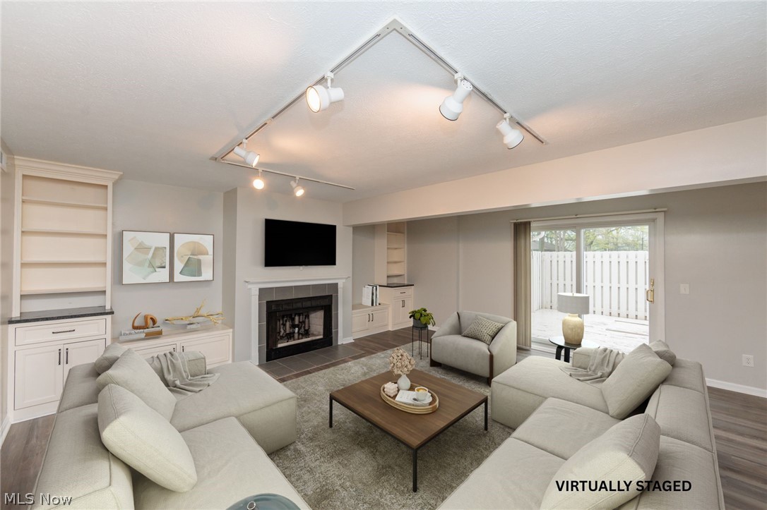 Emerald Point - Residential