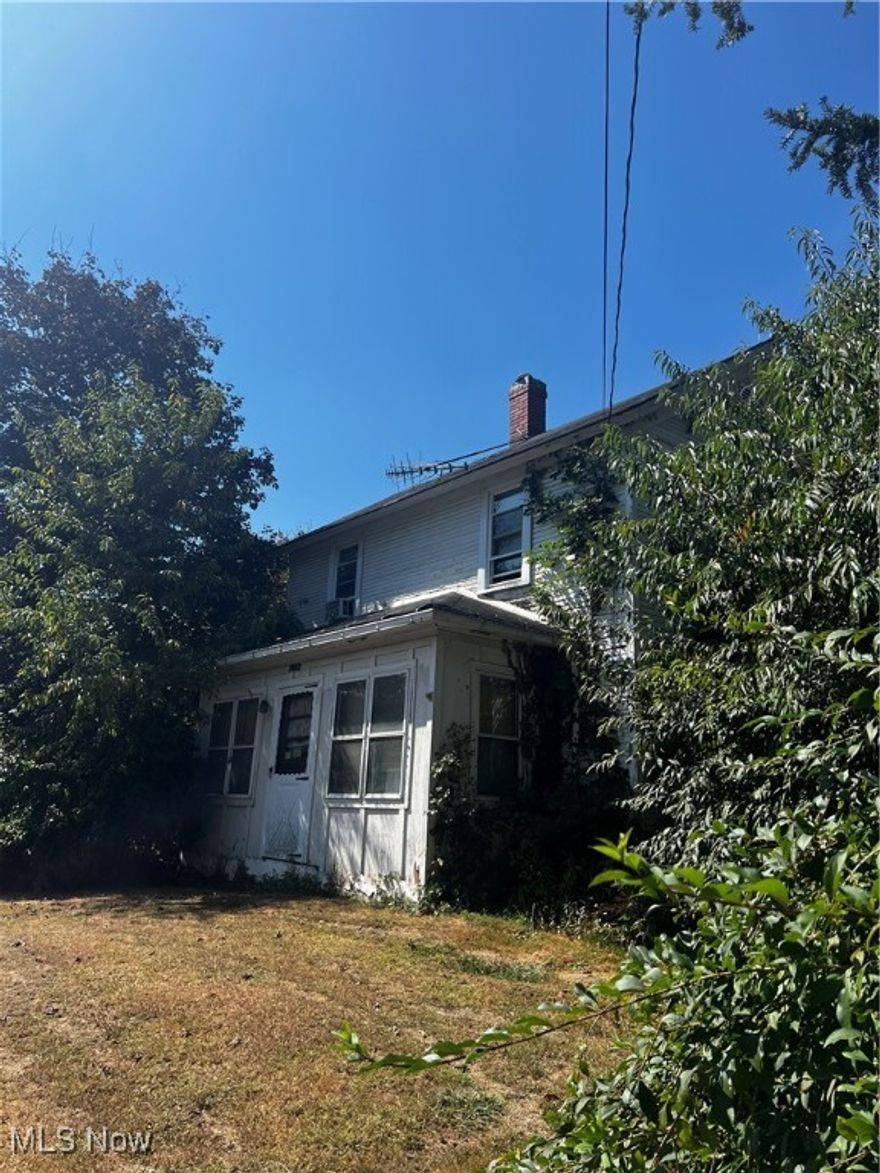 Two acre property located just outside the Canal Fulton city limits. 3 bd 1 ba with 1 bedroom and full bath on main level. 2+ car garage. Desirerable Northwest Schools!
