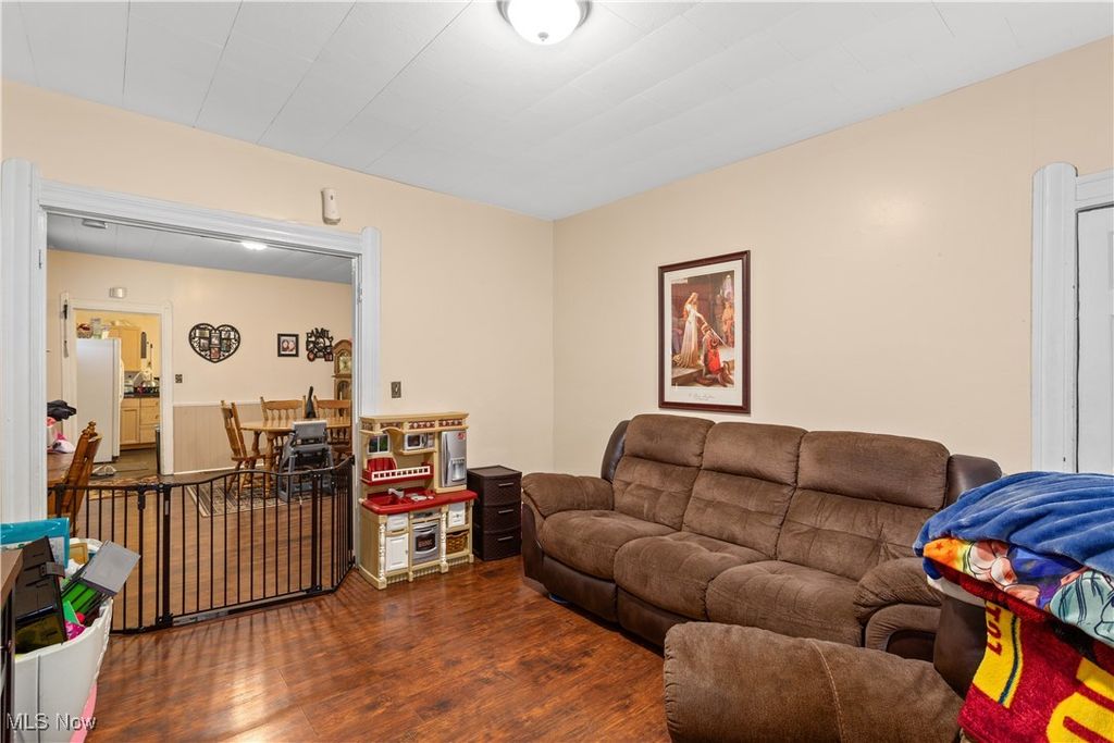 Photo of 3273 W 23rd Place, Cleveland, OH 44109 (MLS # 5167280)