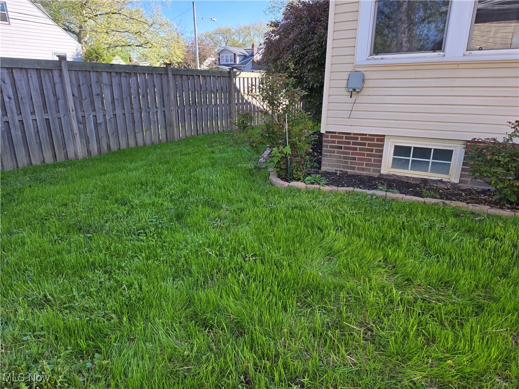 323 E 323rd Street, Willowick, Ohio image 35