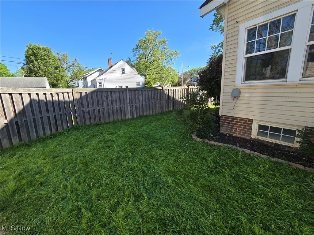 323 E 323rd Street, Willowick, Ohio image 34