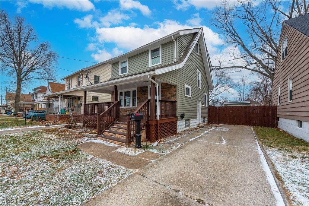 Photo of 1134 W 19th Street, Lorain, OH 44052 (MLS # 5178893)