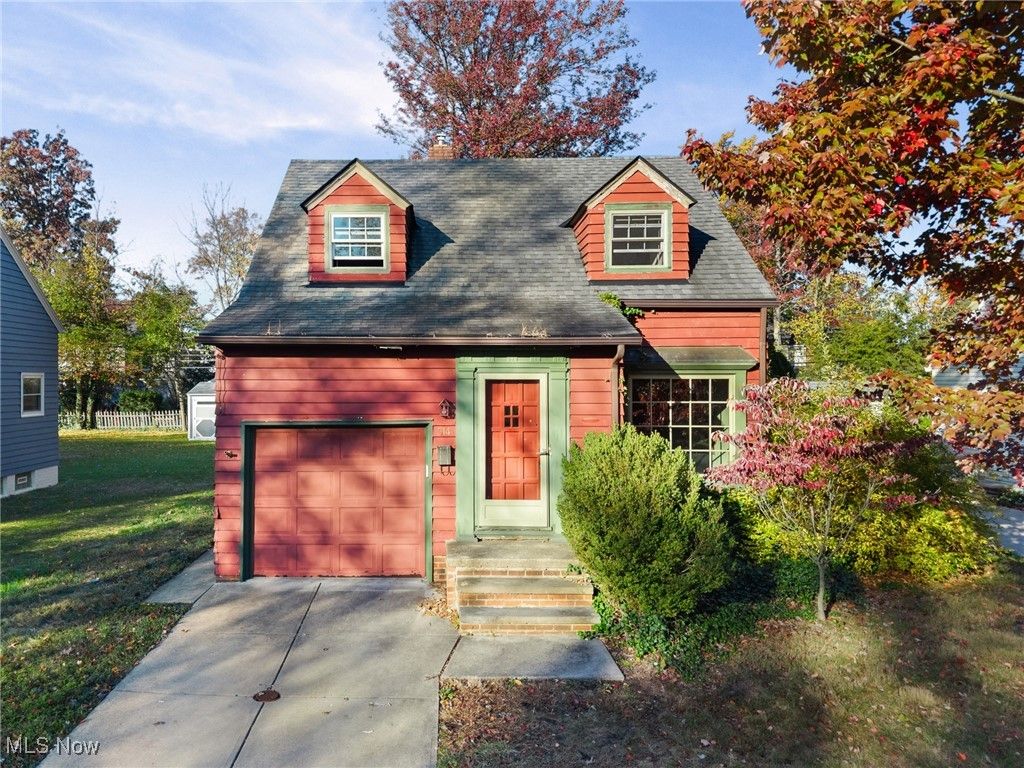 Photo of 514 Kenilworth Road, Bay Village, OH 44140 (MLS # 5168136)