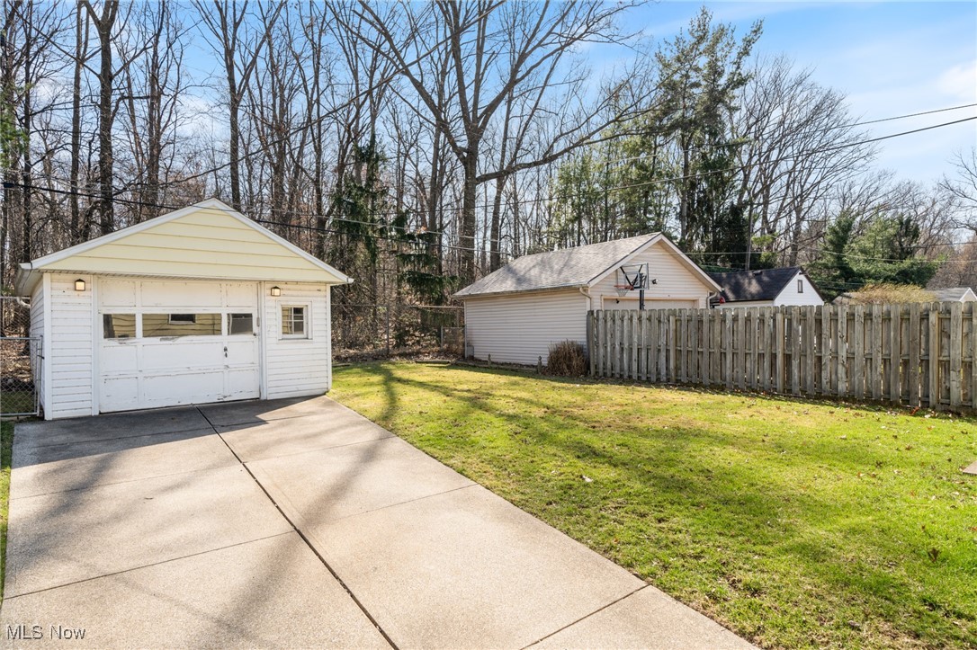 2619 Torrington Avenue, Parma, Ohio image 34