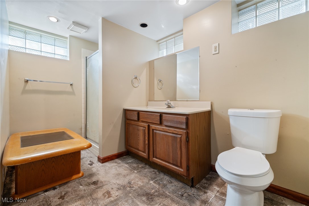 2619 Torrington Avenue, Parma, Ohio image 30