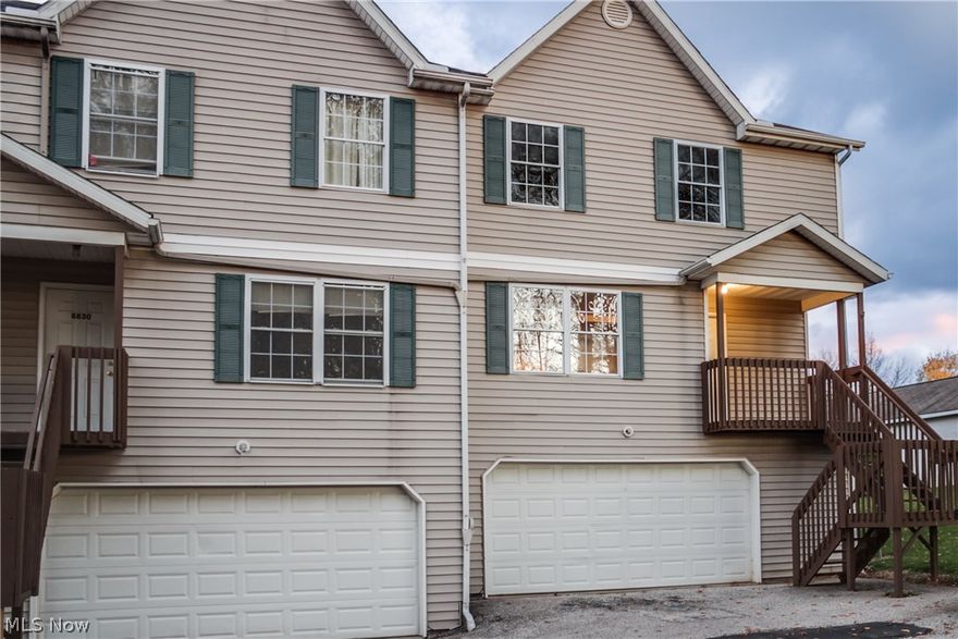 Beautiful 3 bedroom condominium for lease in N. Canton, OH. Easy access to Rt. 77, Timken, Diebold, and the Akron Canton Airport.