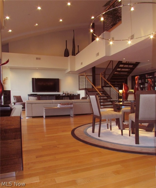 Pinnacle Condo Ph 02a - Residential