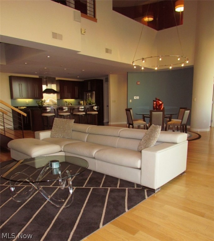 Pinnacle Condo Ph 02a - Residential