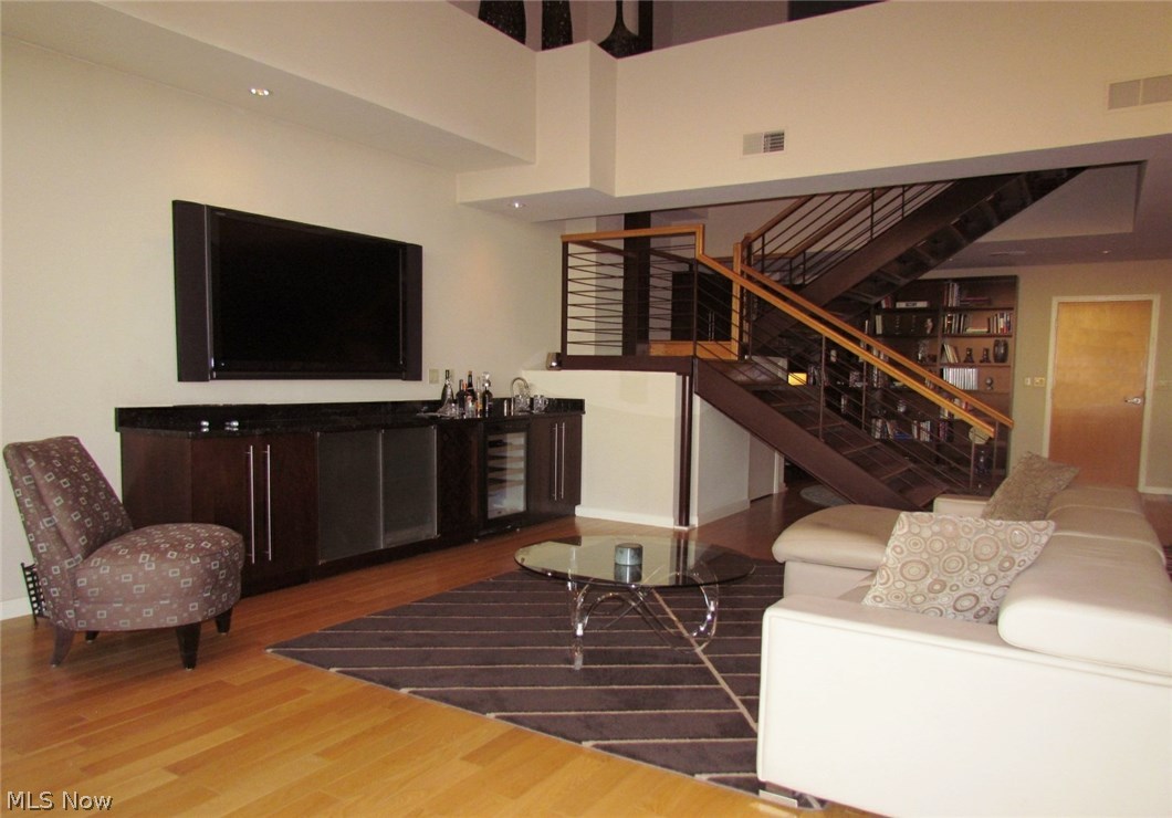 Pinnacle Condo Ph 02a - Residential