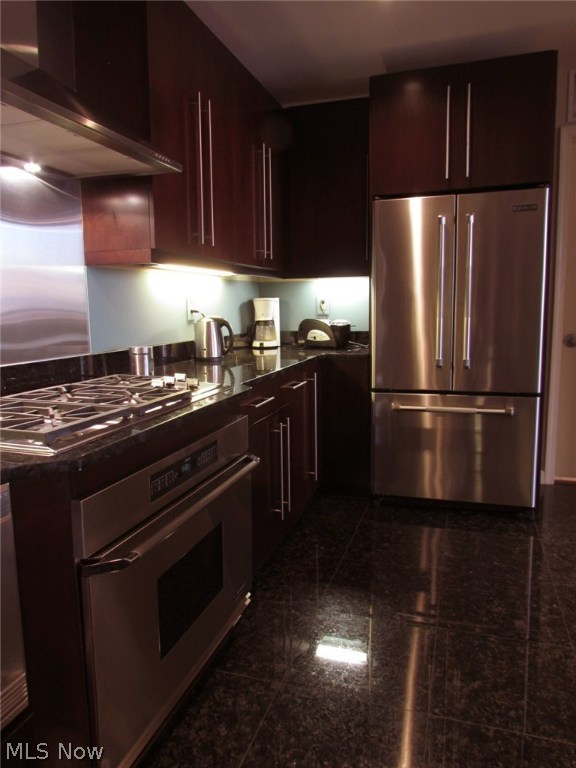 Pinnacle Condo Ph 02a - Residential