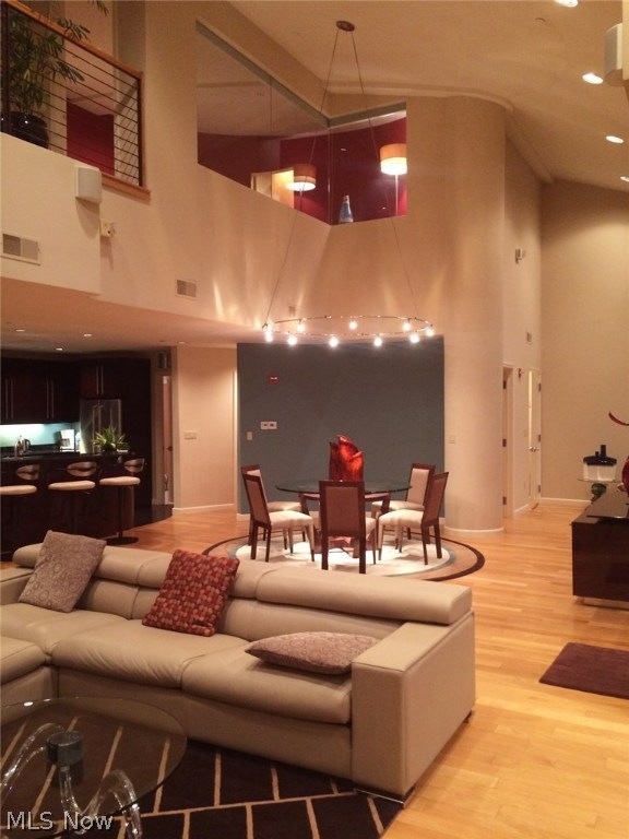 Pinnacle Condo Ph 02a - Residential