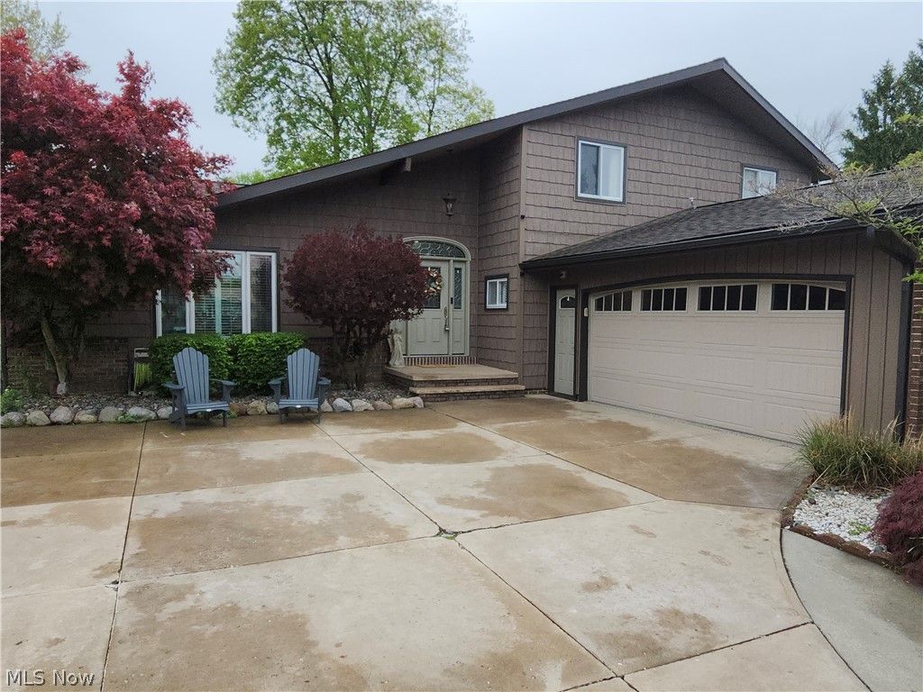 Photo of 7680 ALDERSYDE Drive, Middleburg Heights, OH 44130 (MLS # 5206585)