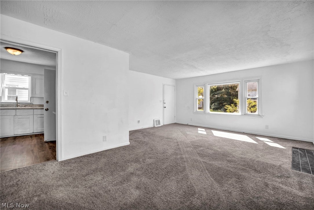907 Whittier Avenue
