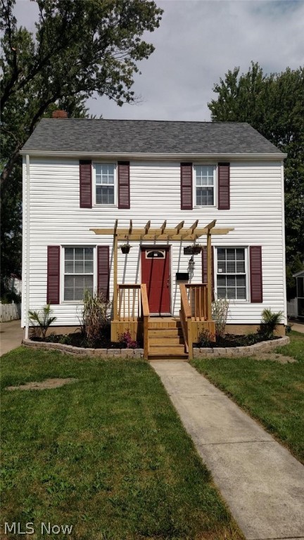Three bedroom colonial that has been completely remodeled and many updates over the past two years. Large and completely renovated kitchen. New cabinets with self close drawers, new flooring, back splash and counter tops. The kitchen also includes brand new stainless appliances. Open up the windows and be impressed with the refinished hard wood floors in the spacious dinning and living areas. The open floor plan flows nicely and has freshly painted walls. The back yard is perfect place to entertain or just enjoy a quite evening alone. The back deck includes a bar, koi pond with water fall and both front and back is landscaped beautiful. There is also a large two car garage with electric and gas plumbed. Property is conveniently located close to events, shopping and restaurants.
Schedule your appointment today and don't miss this great opportunity.