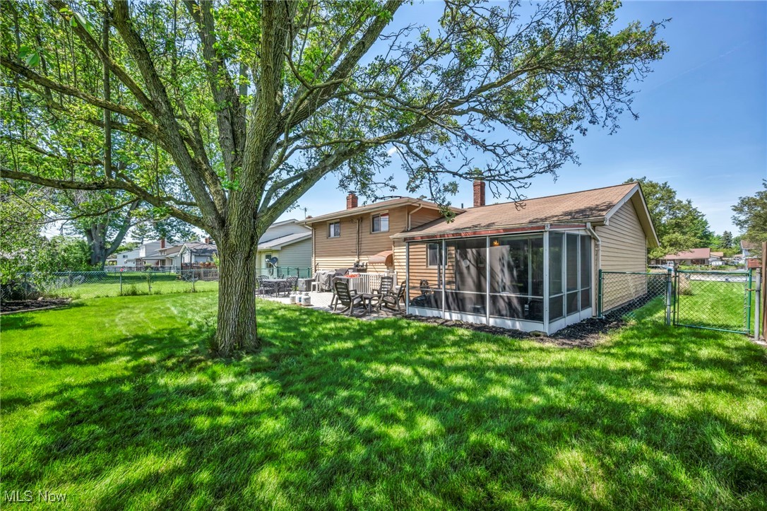 25017 Randall Drive, North Olmsted, Ohio image 34