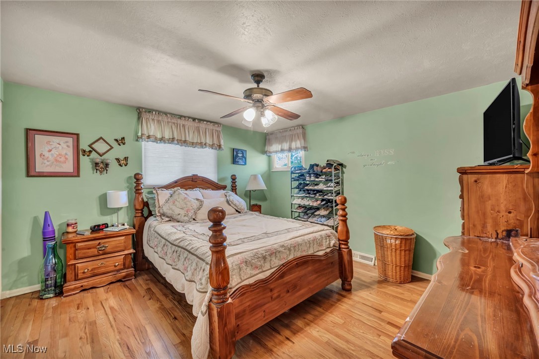 25017 Randall Drive, North Olmsted, Ohio image 15