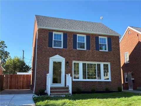Homes For Sale - 17012 Eldamere Avenue<br/> Cleveland, OH 44128