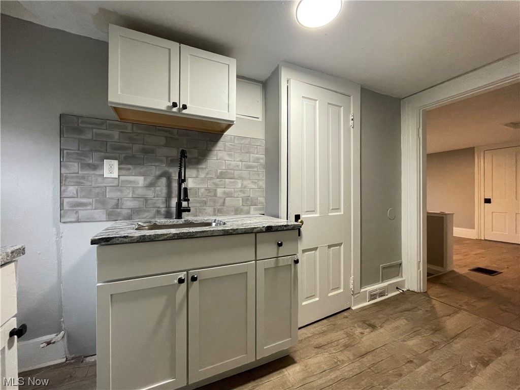 Hezekiah Dunham & Others - Residential Lease